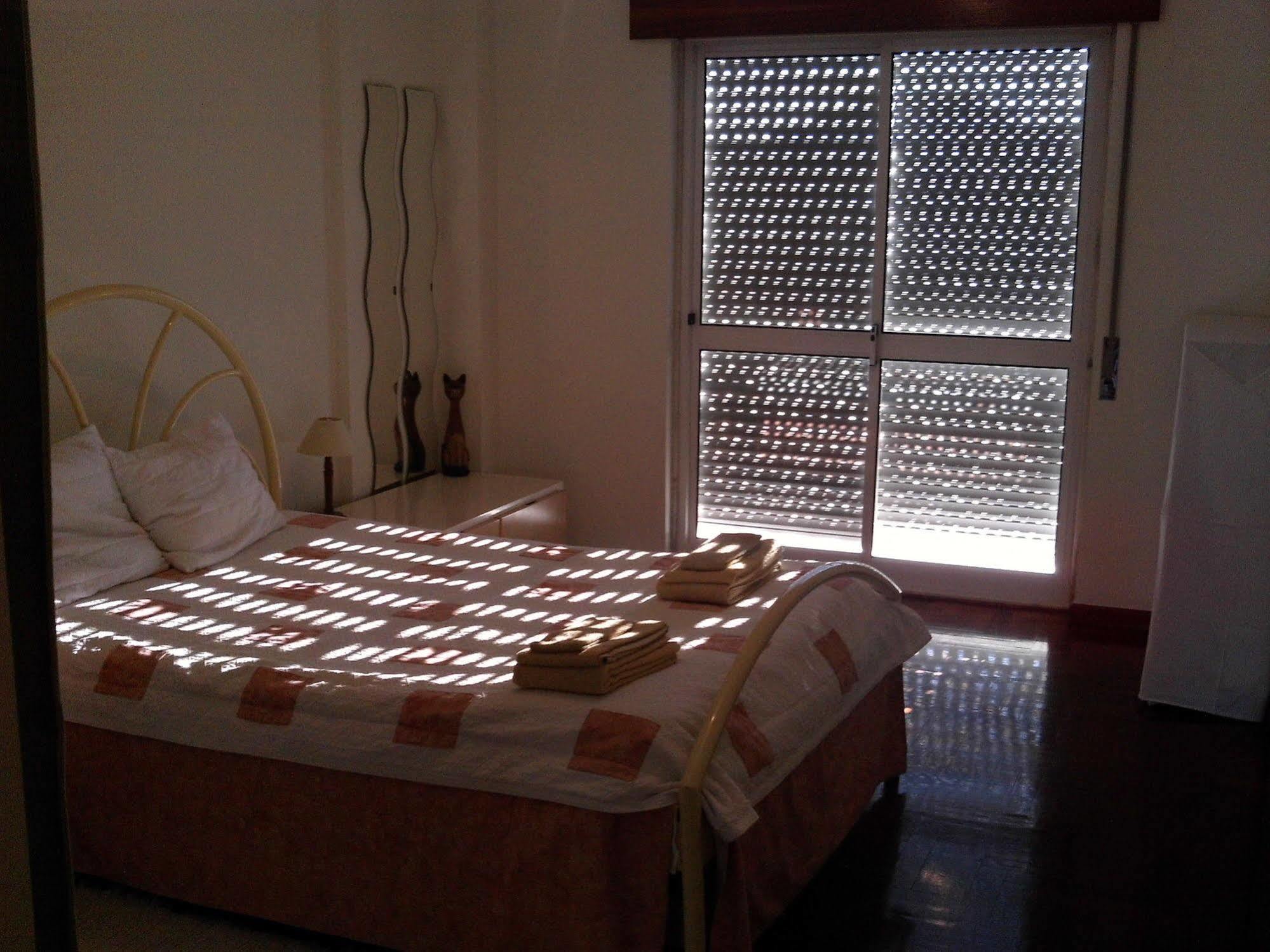 Homestay Marialva Park Seixal  Eksteriør bilde