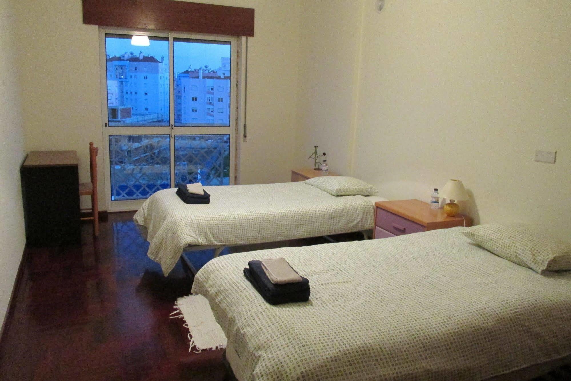 Homestay Marialva Park Seixal  Eksteriør bilde